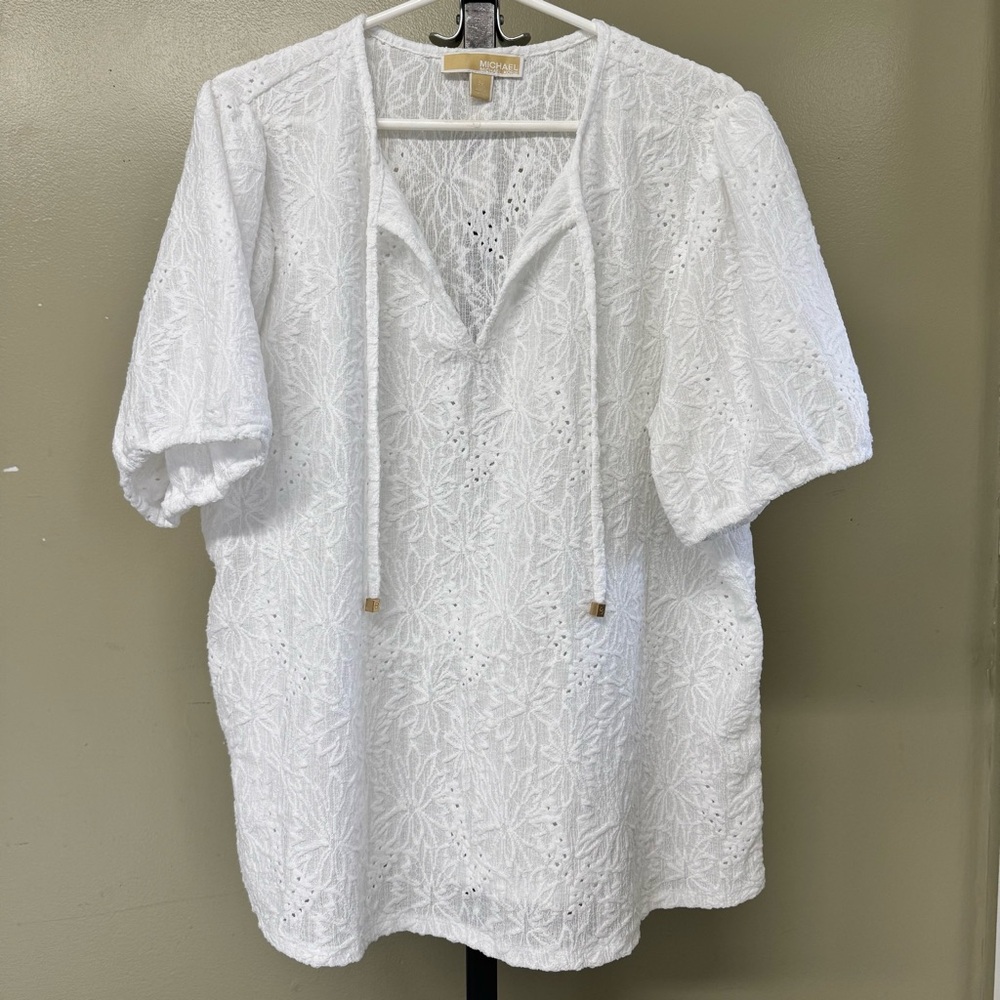 Michael Kors Textured White Top Blouse Tie Neck Gold Metal Accents PLUS 2X
